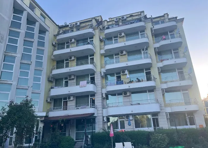 бриз 16 Σάνι Μπιτς