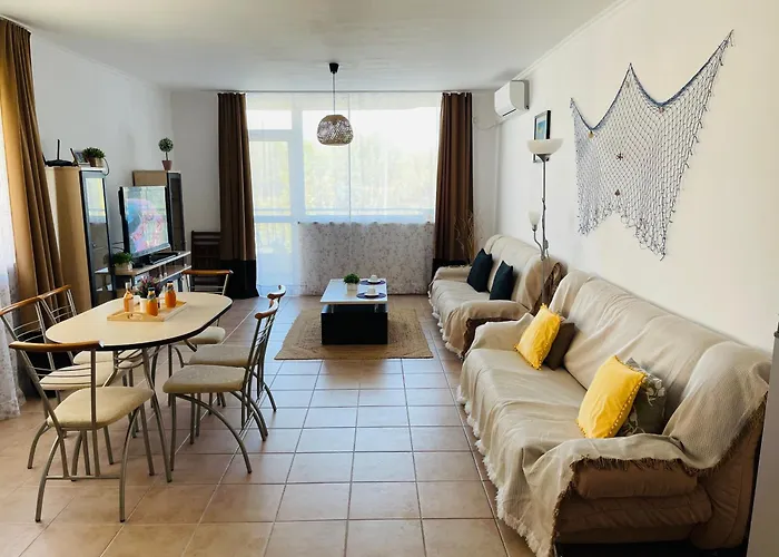 бриз 16 Apartment